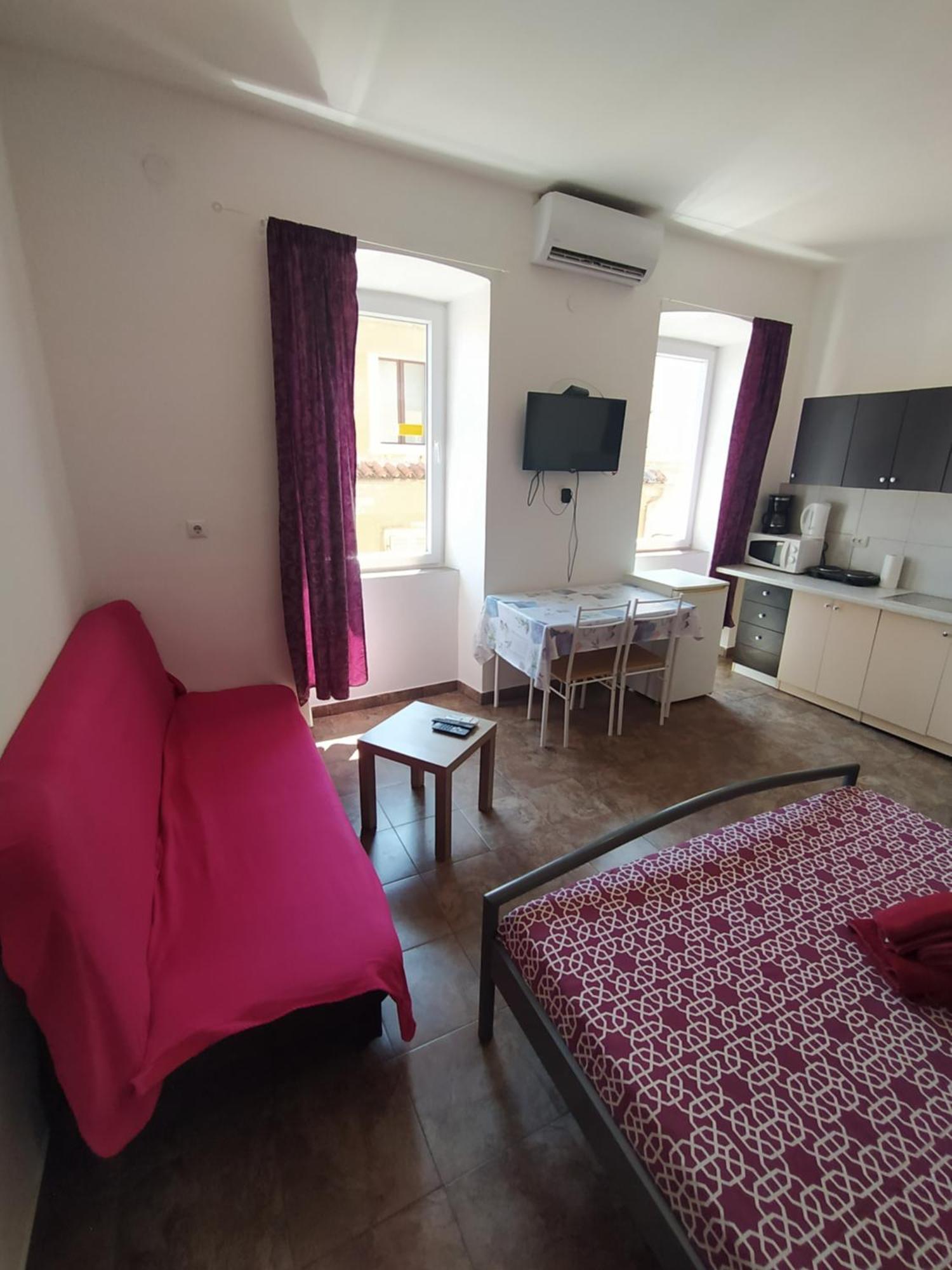 Dejan Apartment 2-Top Centar-Old Town Studio Пула Стая снимка